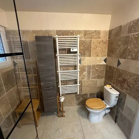 Apartment T3 70m2 Dans Maison Quartier Residentiel *